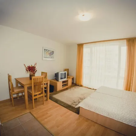 Golf Club Hotel 3*